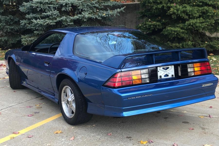  Chevrolet Camaro Z28 IROC-Z (1FP87) 1991 года  (фото 9 из 46)